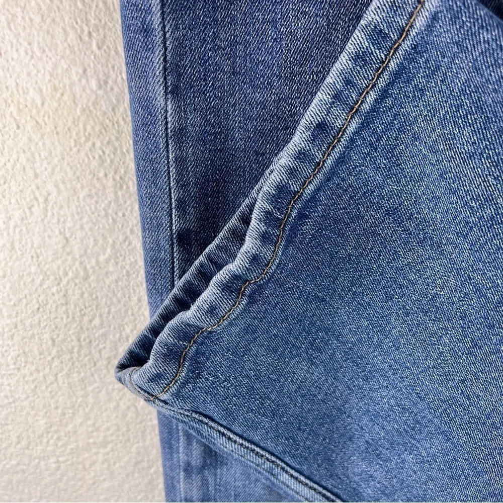 LEVI’S 550 JEANS. Great used condition. Size 38/32. Medium Wash. Frayed hems